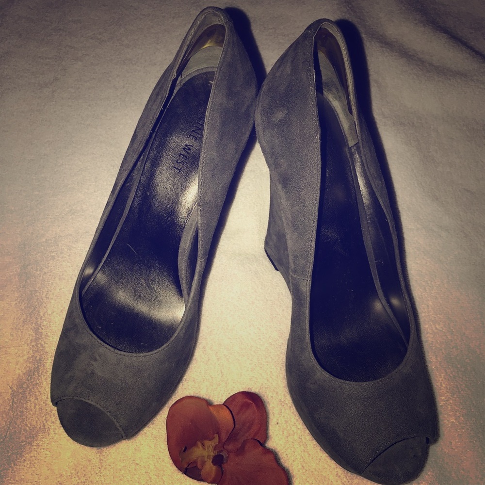 Gray Wedge - image 1